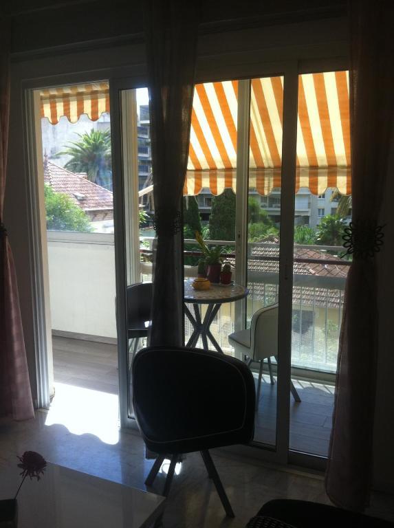 Appartement Les Palmiers Juan-les-Pins Exterior photo